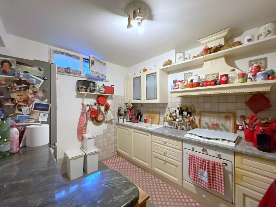 Immagine 47 di Villetta a schiera in vendita  a Camaiore