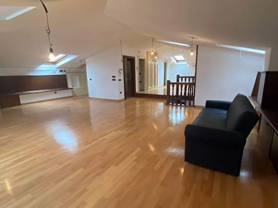 Immagine 43 di Villa in vendita  a Pisa