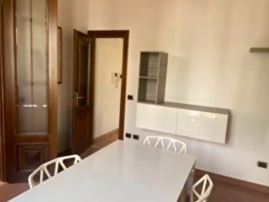 Immagine 4 di Villa in vendita  a Pisa