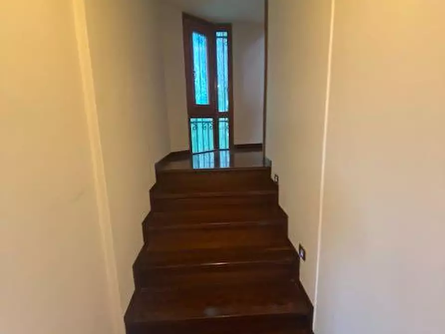 Immagine 33 di Villa in vendita  a Pisa