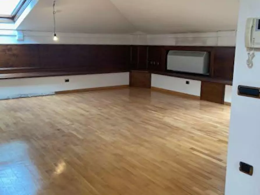 Immagine 42 di Villa in vendita  a Pisa