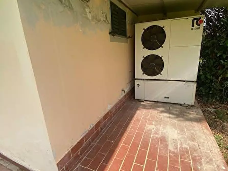 Immagine 53 di Villa in vendita  a Pisa