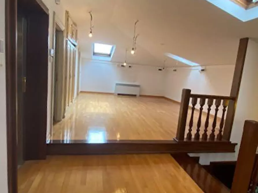 Immagine 35 di Villa in vendita  a Pisa