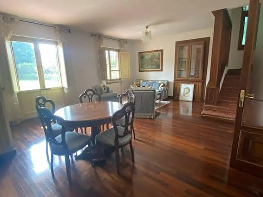 Immagine 1 di Villa in vendita  a Pisa