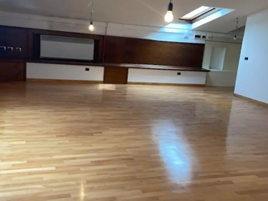 Immagine 40 di Villa in vendita  a Pisa