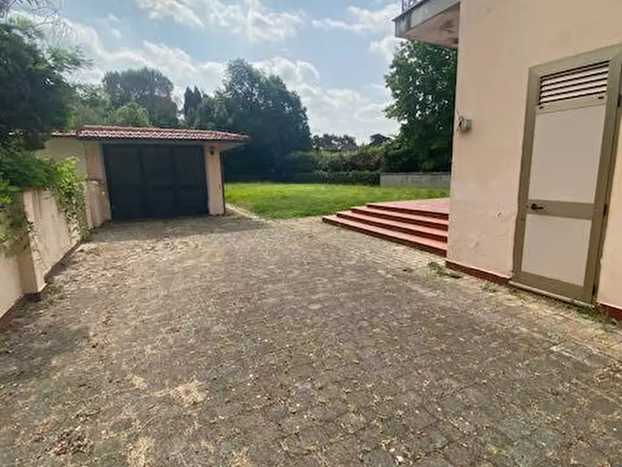 Immagine 55 di Villa in vendita  a Pisa