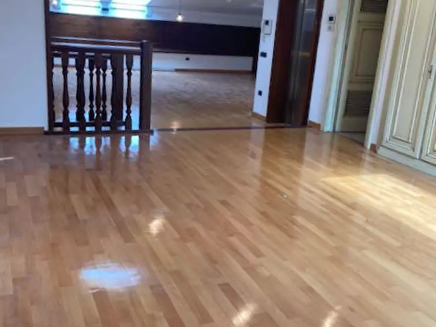 Immagine 39 di Villa in vendita  a Pisa