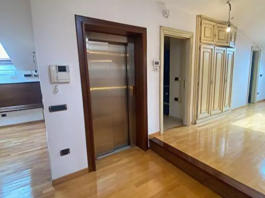 Immagine 36 di Villa in vendita  a Pisa