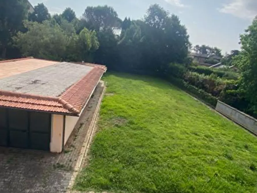 Immagine 50 di Villa in vendita  a Pisa