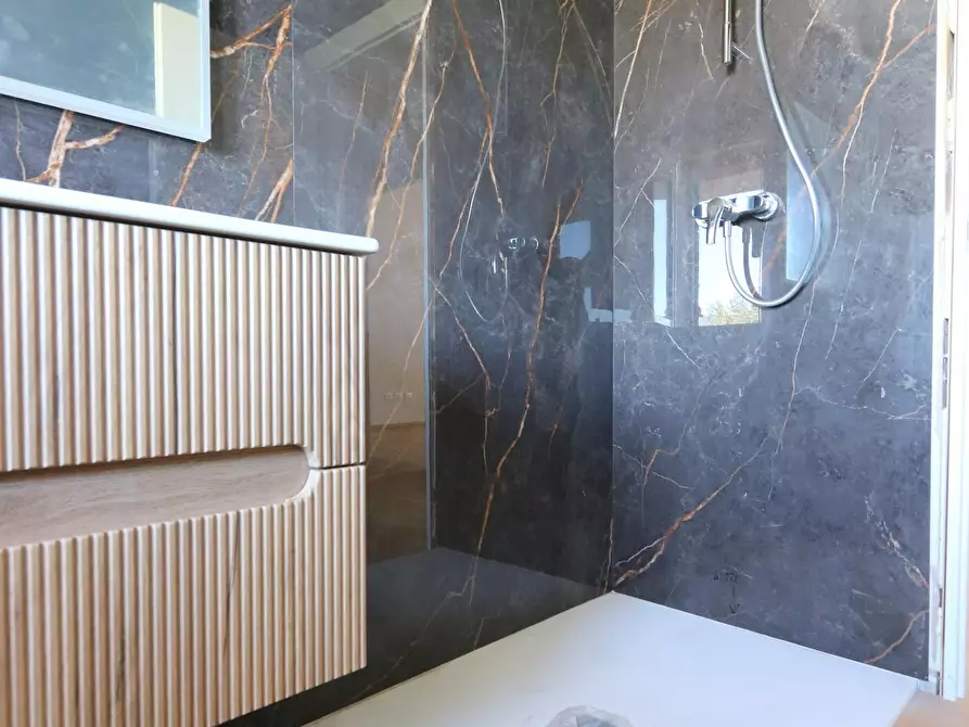 Immagine 10 di Appartamento in vendita  a Calcinaia