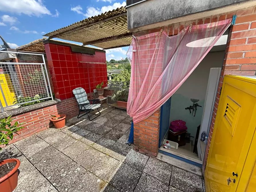 Immagine 33 di Appartamento in vendita  a Siena