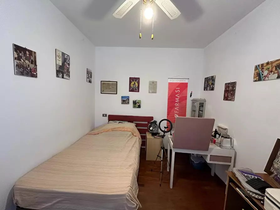 Immagine 27 di Appartamento in vendita  a Siena