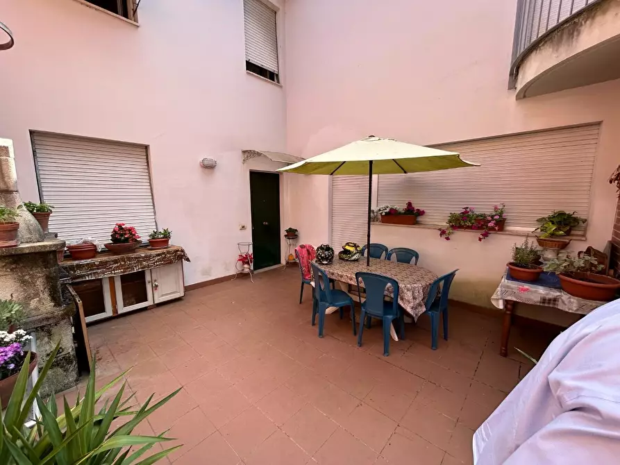 Immagine 34 di Appartamento in vendita  a Siena