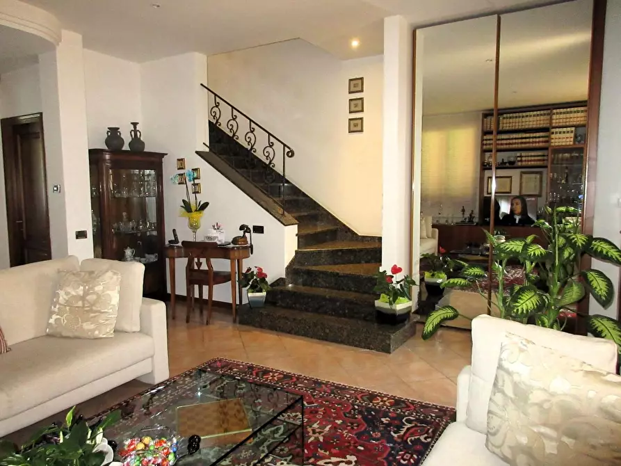 Immagine 2 di Villetta a schiera in vendita  a Empoli