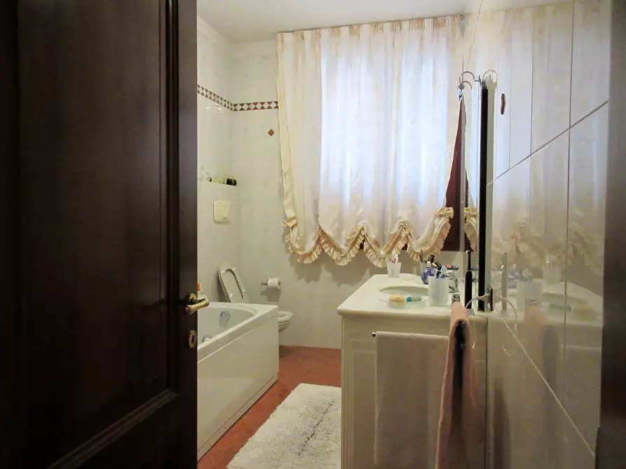 Immagine 11 di Villetta a schiera in vendita  a Empoli