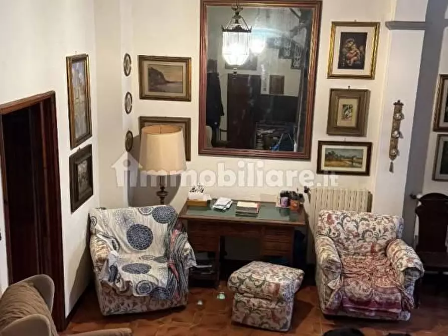 Immagine 3 di Villa in vendita  a Viareggio