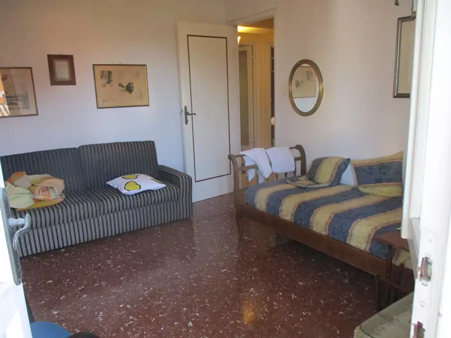 Immagine 21 di Appartamento in vendita  a Pontedera