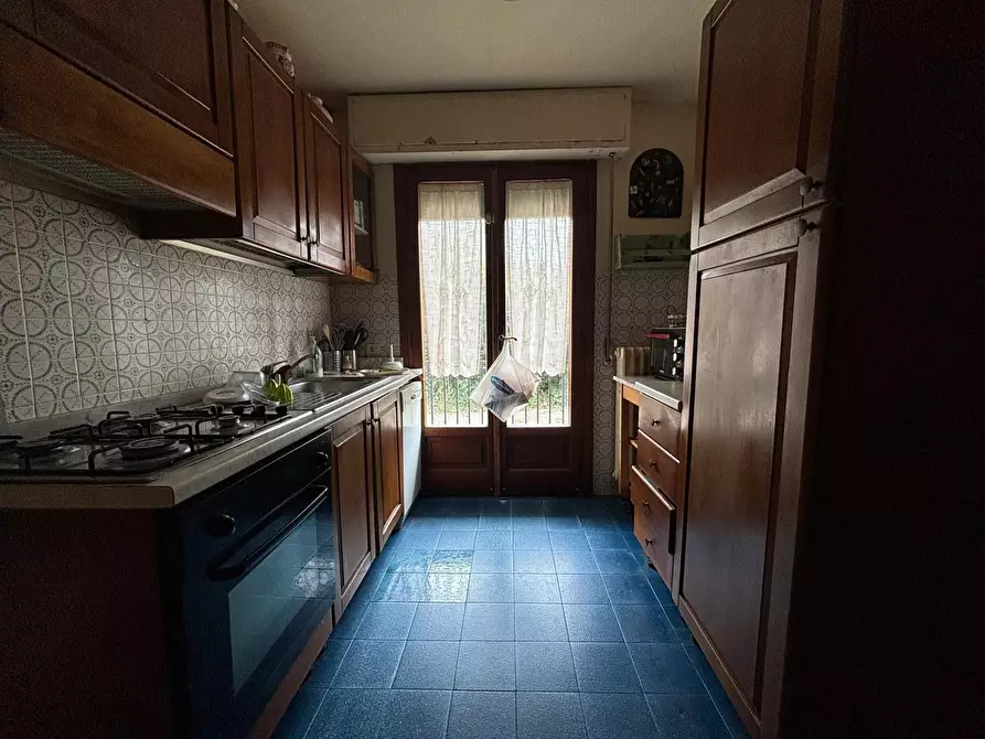 Immagine 7 di Villa in vendita  a Lucca