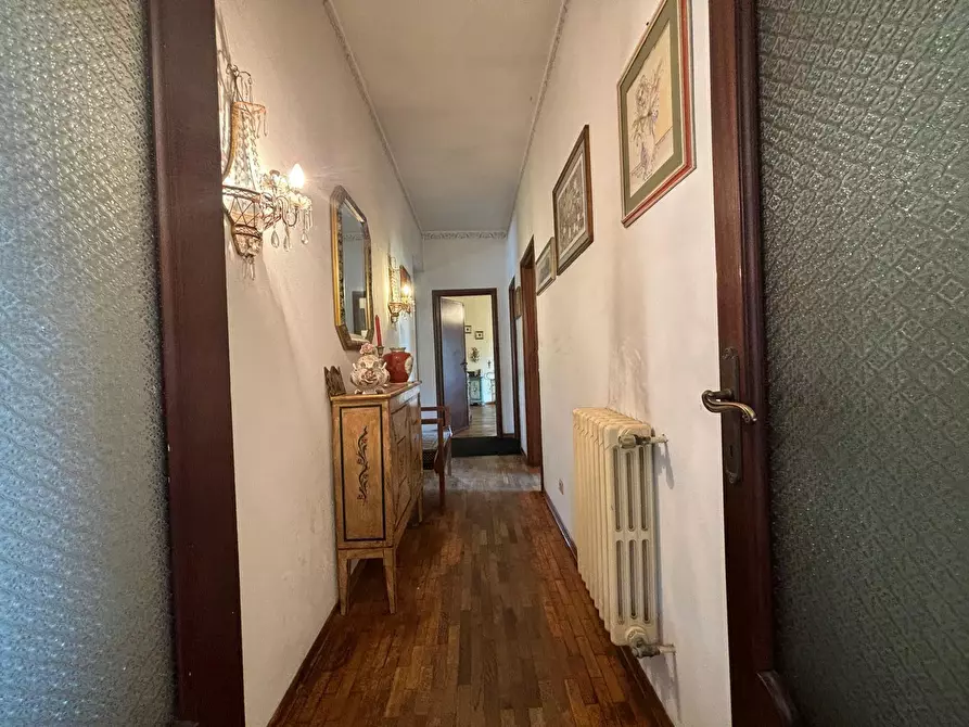 Immagine 15 di Villa in vendita  a Lucca