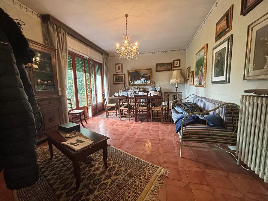 Immagine 18 di Villa in vendita  a Lucca