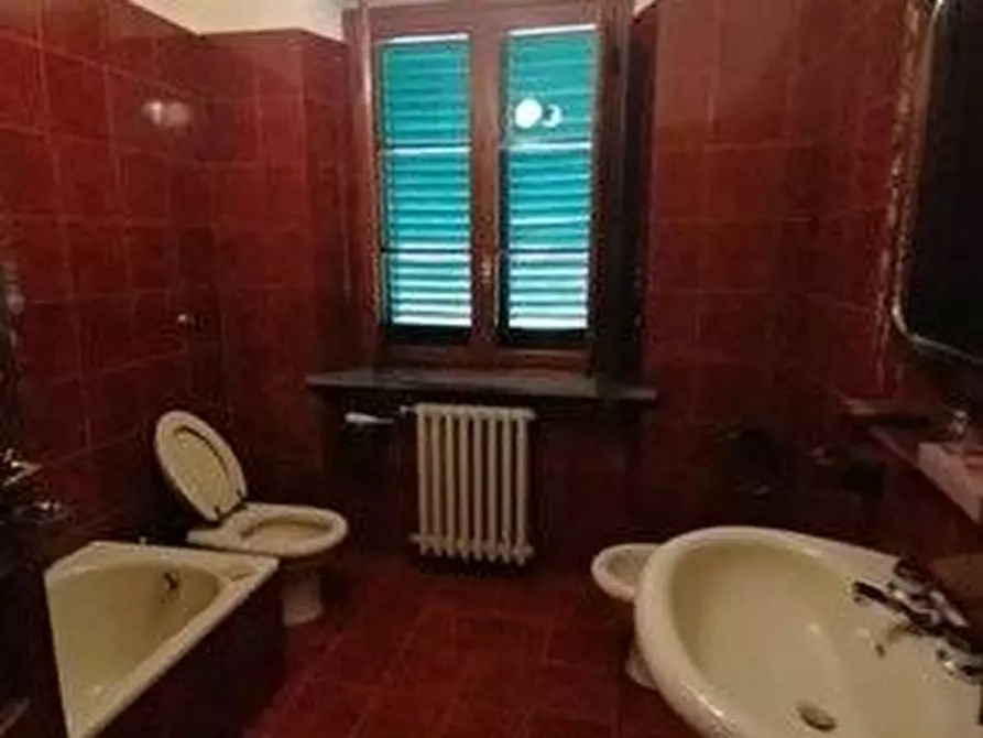 Immagine 25 di Villa in vendita  a Lucca