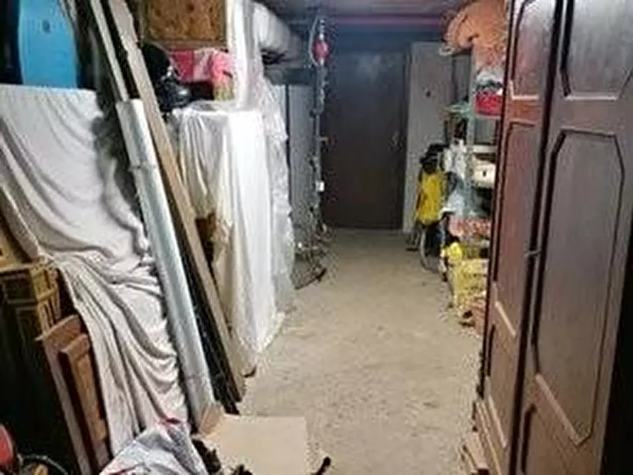 Immagine 11 di Villa in vendita  a Lucca