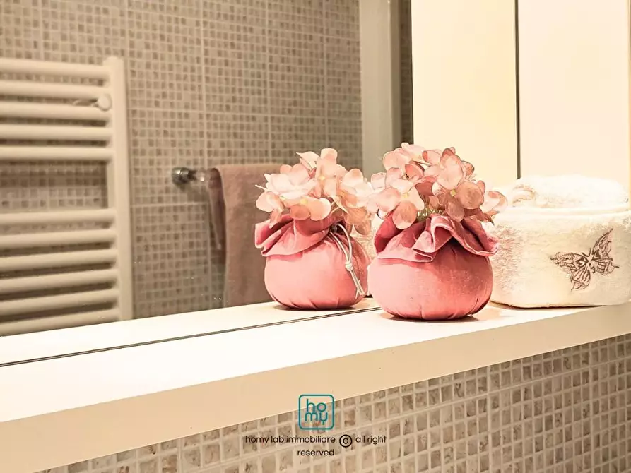 Immagine 21 di Appartamento in vendita  a Carrara