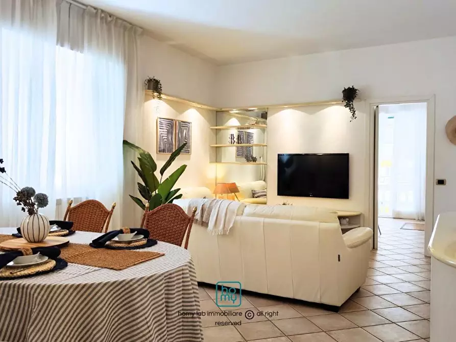 Immagine 2 di Appartamento in vendita  a Carrara