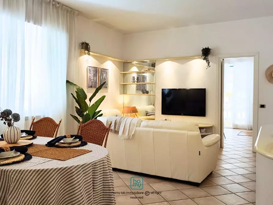 Immagine 1 di Appartamento in vendita  a Carrara