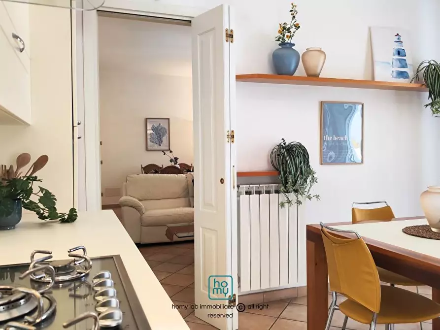 Immagine 5 di Appartamento in vendita  a Carrara