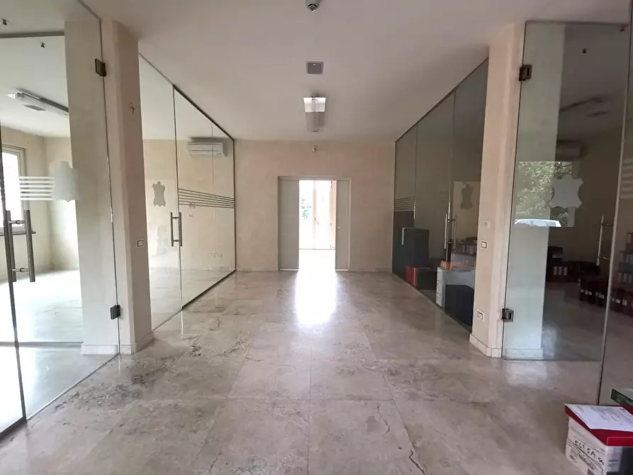 Immagine 2 di Ufficio in vendita  a Fucecchio