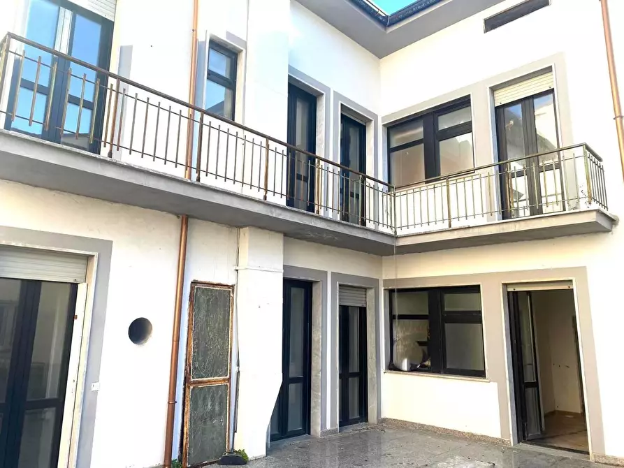 Immagine 1 di Albergo/B&B/Residence in vendita  a Viareggio