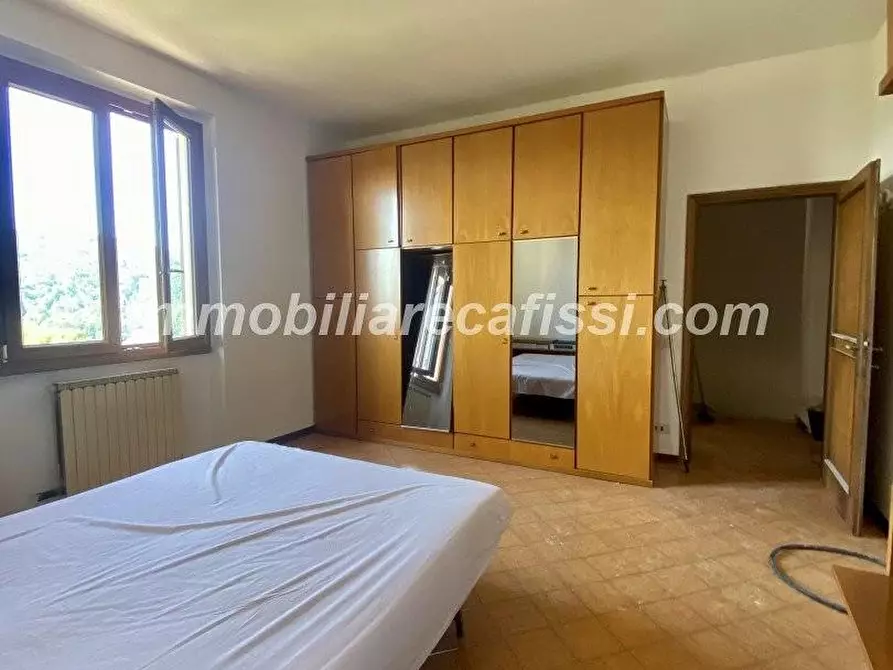 Immagine 11 di Casa bifamiliare in vendita  a Carmignano