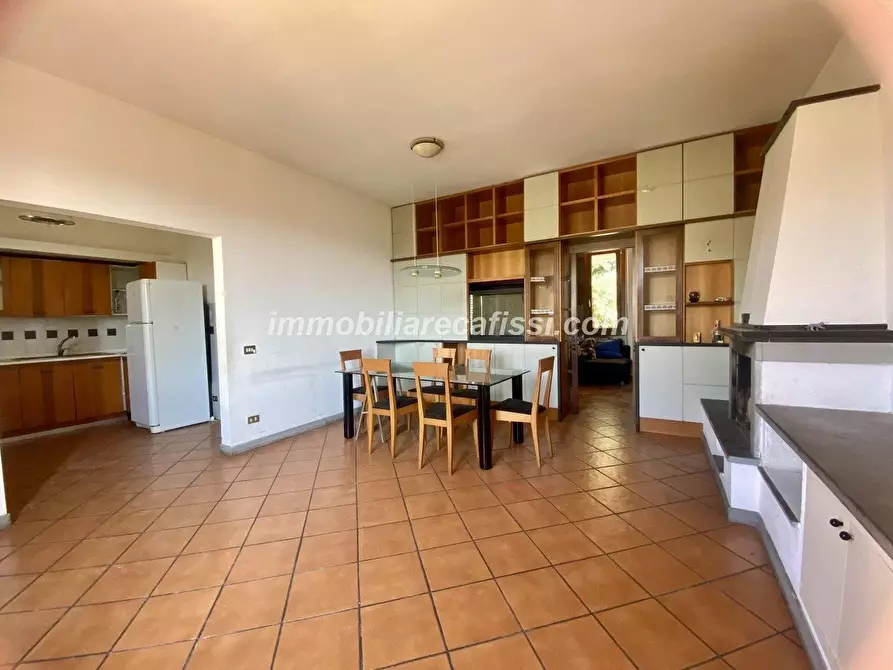 Immagine 4 di Casa bifamiliare in vendita  a Carmignano