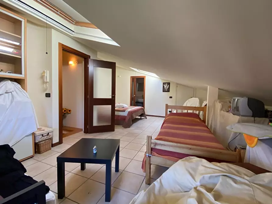 Immagine 26 di Villetta a schiera in vendita  a Carmignano