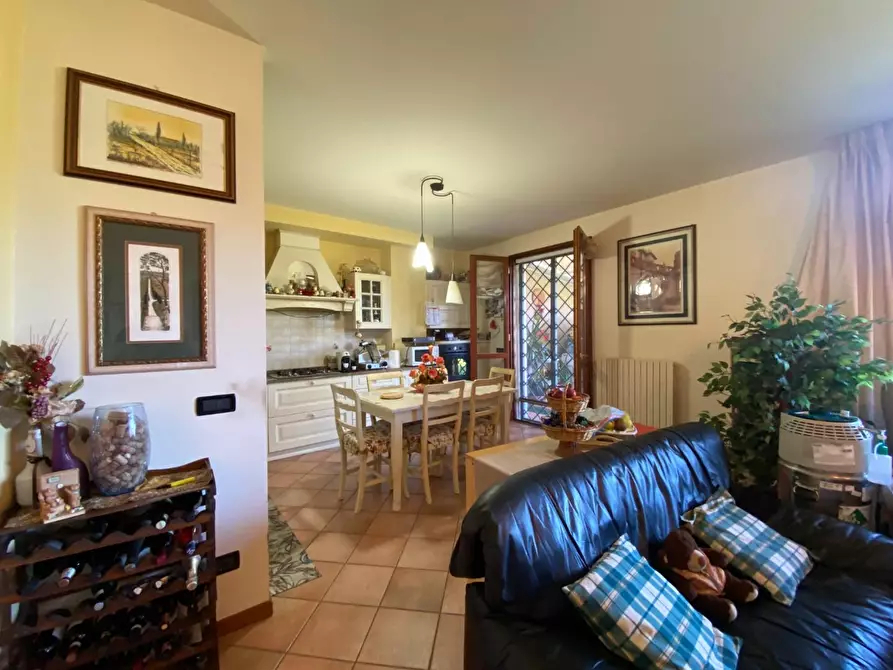 Immagine 4 di Villetta a schiera in vendita  a Carmignano