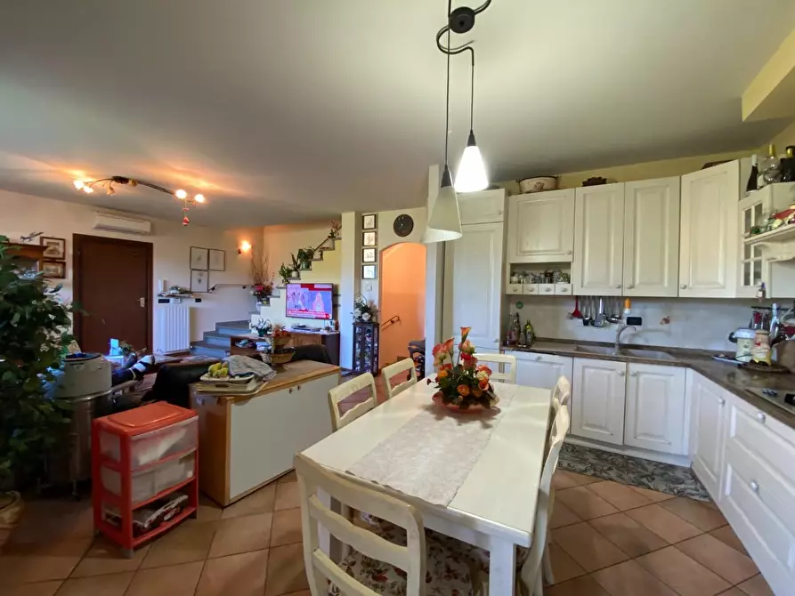 Immagine 5 di Villetta a schiera in vendita  a Carmignano