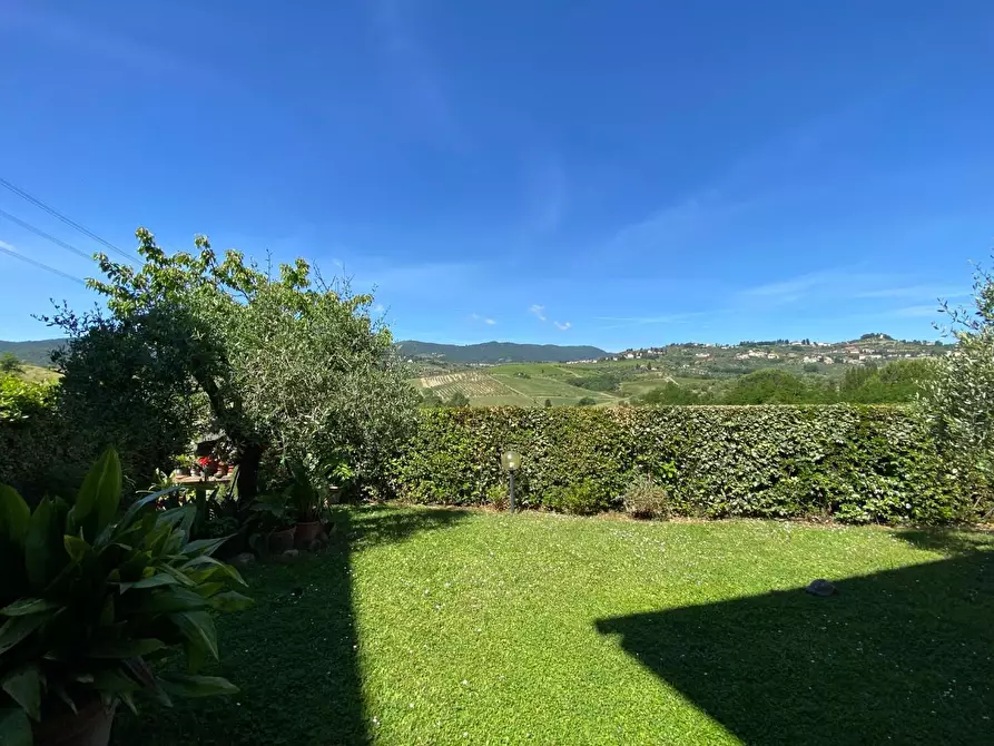 Immagine 32 di Villetta a schiera in vendita  a Carmignano