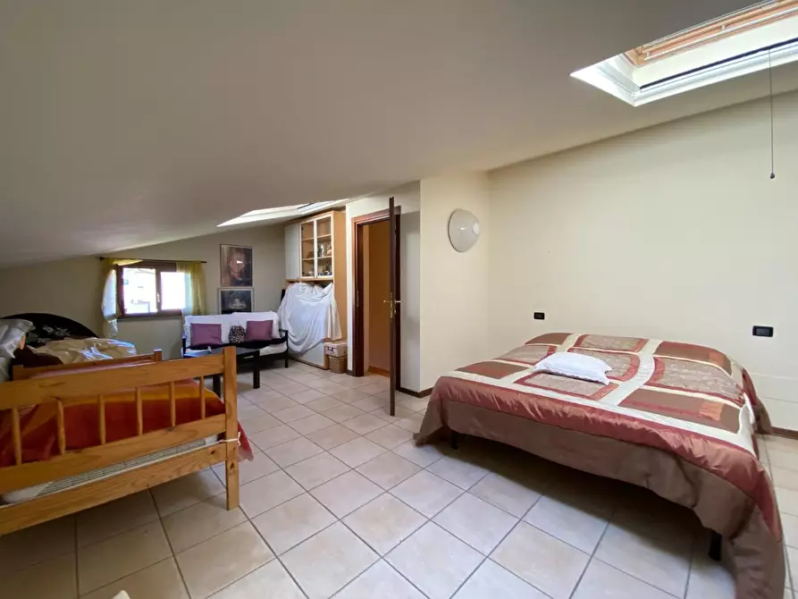 Immagine 27 di Villetta a schiera in vendita  a Carmignano