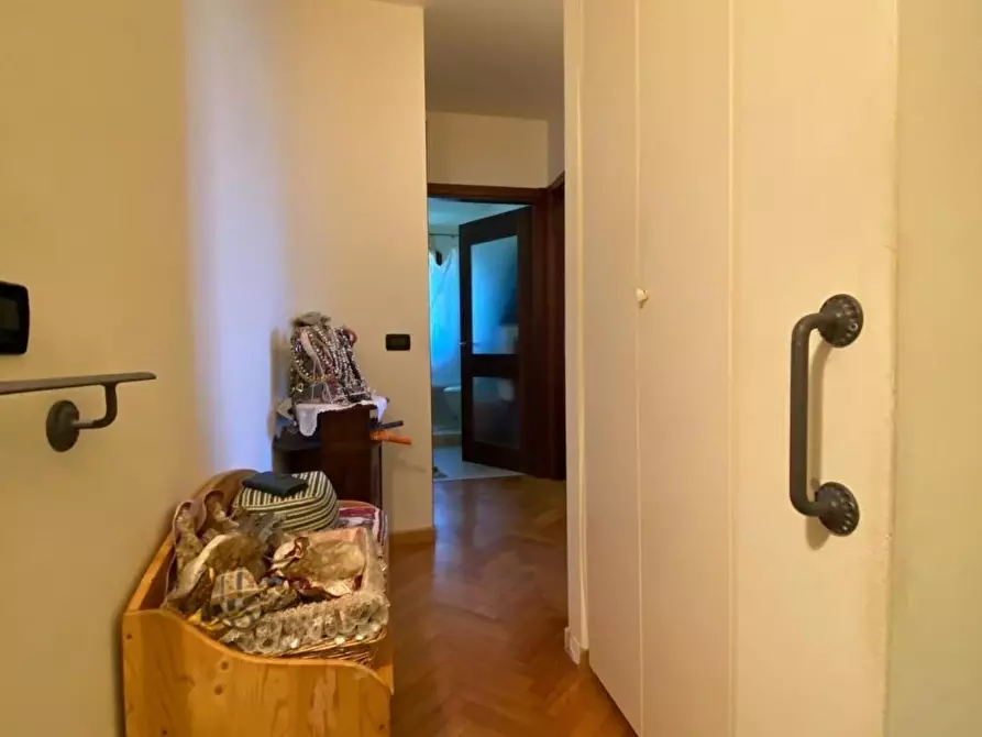 Immagine 14 di Villetta a schiera in vendita  a Carmignano