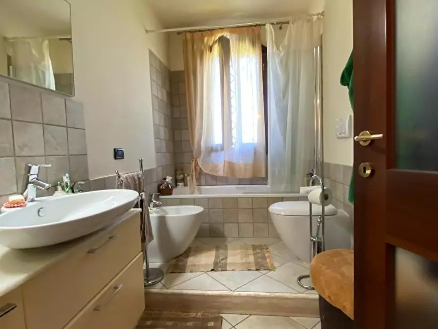 Immagine 21 di Villetta a schiera in vendita  a Carmignano