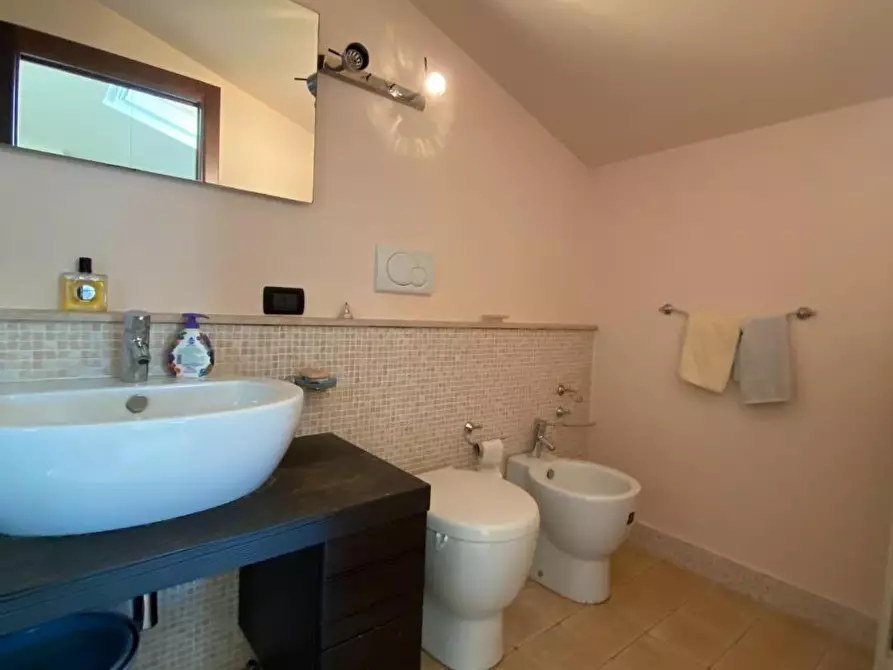 Immagine 28 di Villetta a schiera in vendita  a Carmignano