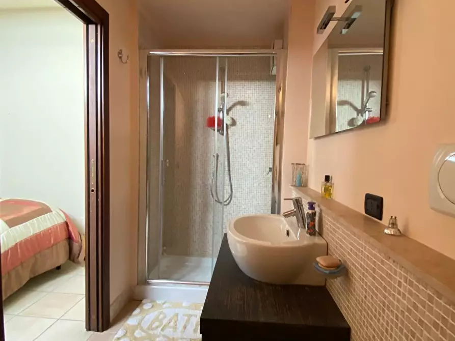 Immagine 29 di Villetta a schiera in vendita  a Carmignano