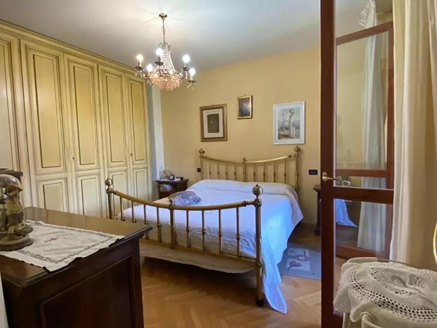 Immagine 18 di Villetta a schiera in vendita  a Carmignano