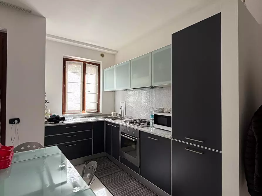 Immagine 9 di Appartamento in vendita  a Carrara