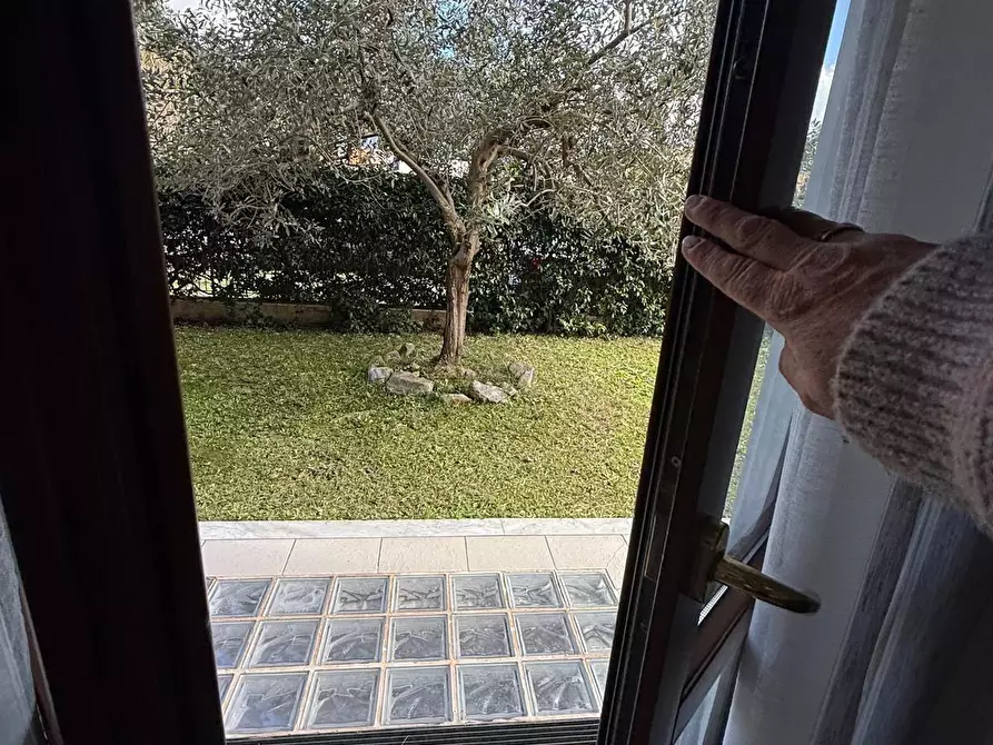 Immagine 25 di Appartamento in vendita  a Carrara