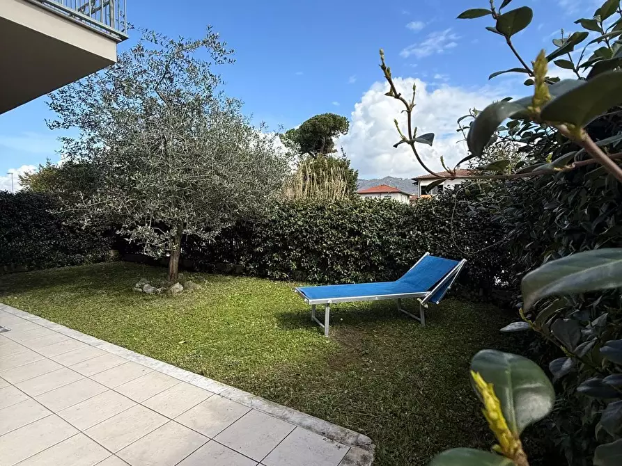 appartamento in vendita a Carrara in zona Marina di Carrara