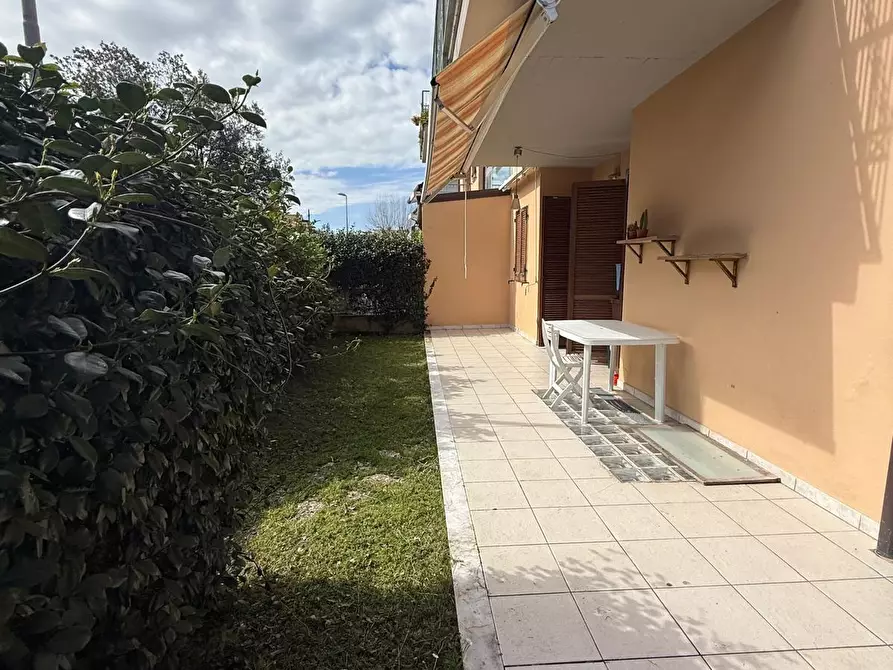 Immagine 6 di Appartamento in vendita  a Carrara