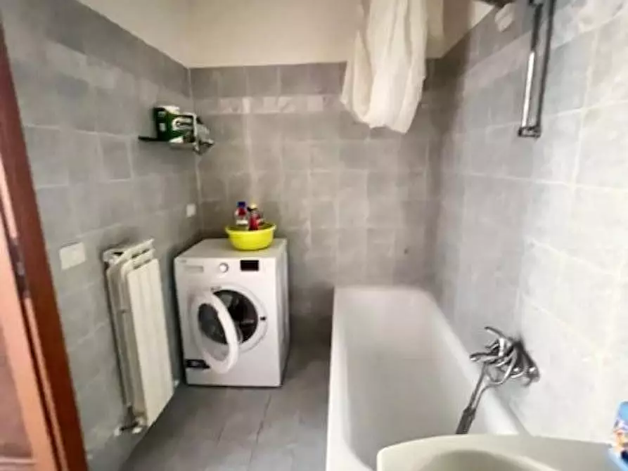 Immagine 9 di Appartamento in vendita  a Siena