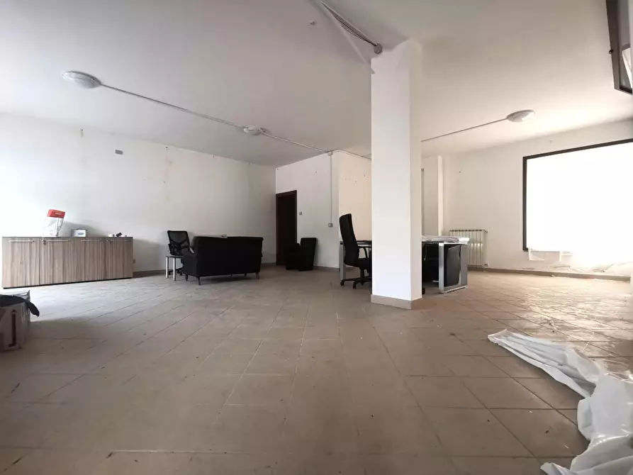 Immagine 6 di Negozio in affitto  a Fucecchio